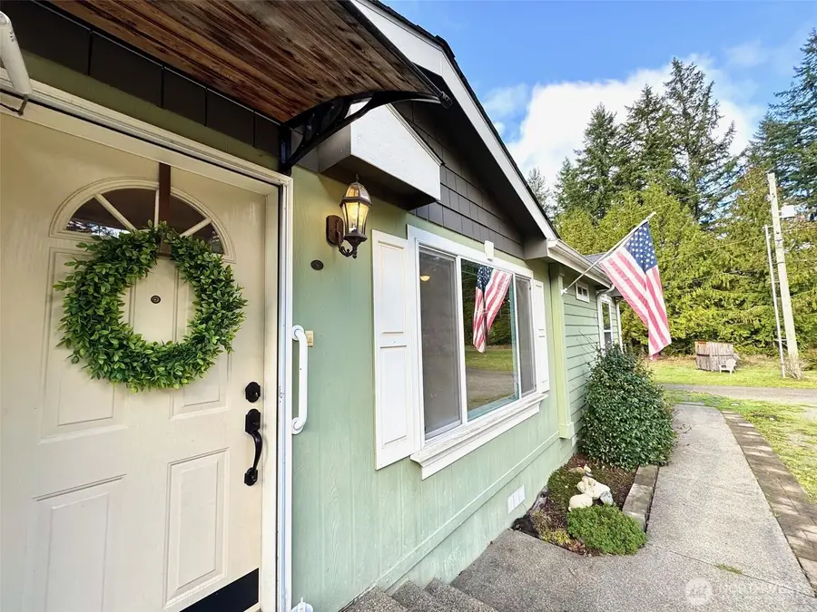 15740 Peacock Hill Road Se, Olalla, WA 98359 - Image #2