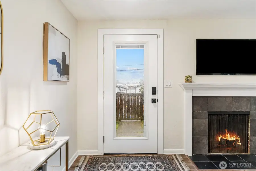 9018 14th Avenue Sw, Seattle, WA 98106 - Image #2