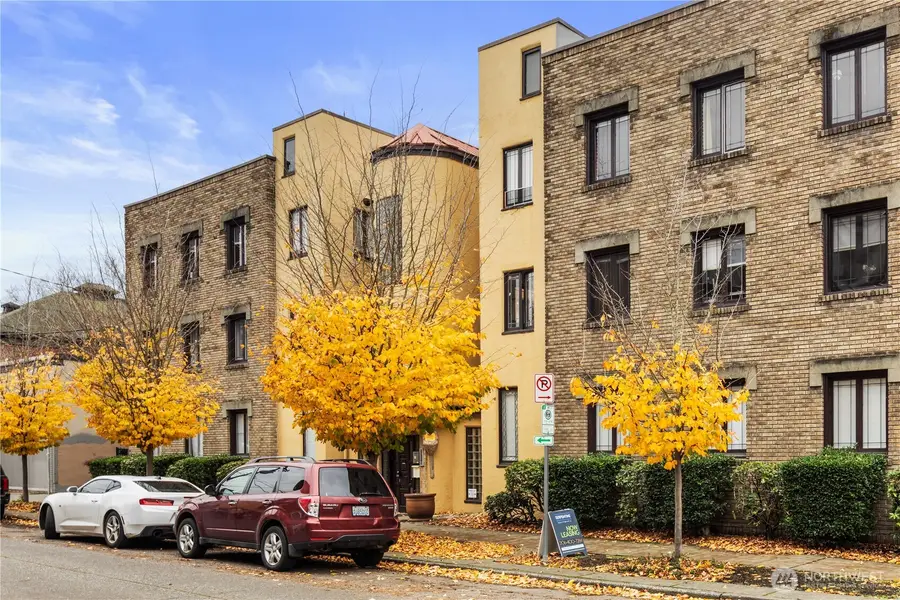 4515 Burke Avenue N, Seattle, WA 98103 - Image #3