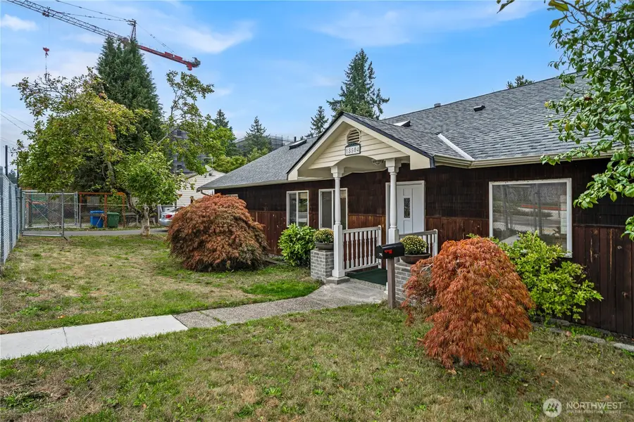 18504 8th Avenue Ne, Shoreline, WA 98155 - Image #2