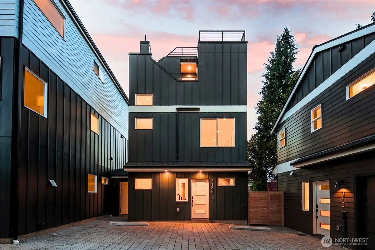 318 N 84th Street, Seattle, WA 98103 - Image #1