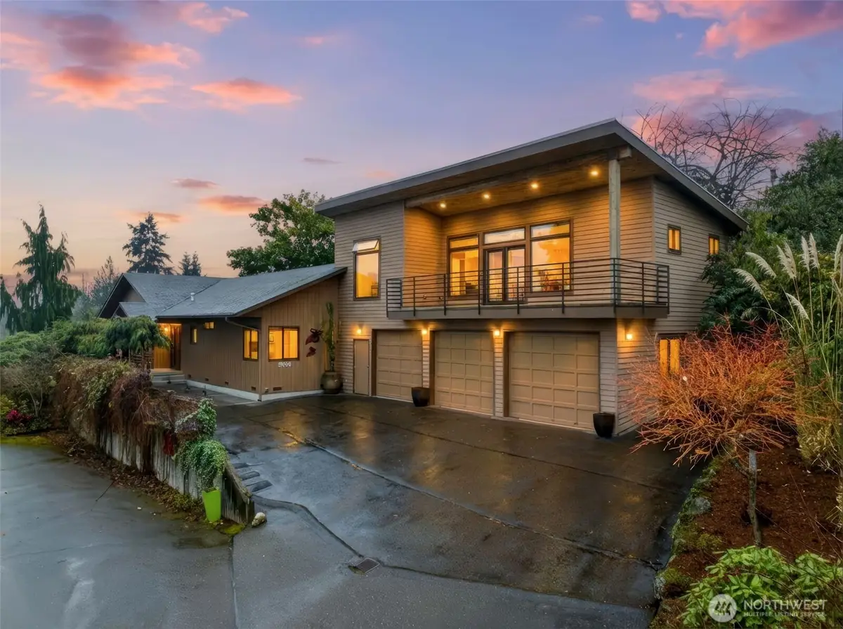 4322 29th Avenue W, Seattle, WA 98199 - Image #1