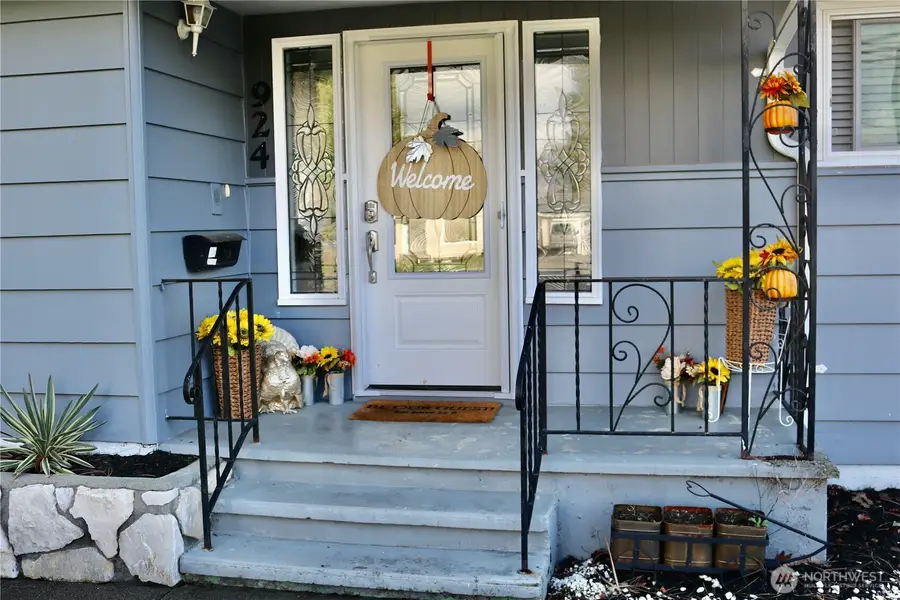 924 E Grover Street, Lynden, WA 98264 - Image #2