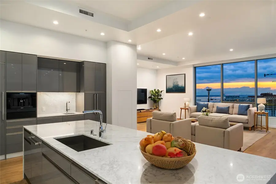 1808 Minor Avenue #PH203, Seattle, WA 98101 - Image #2