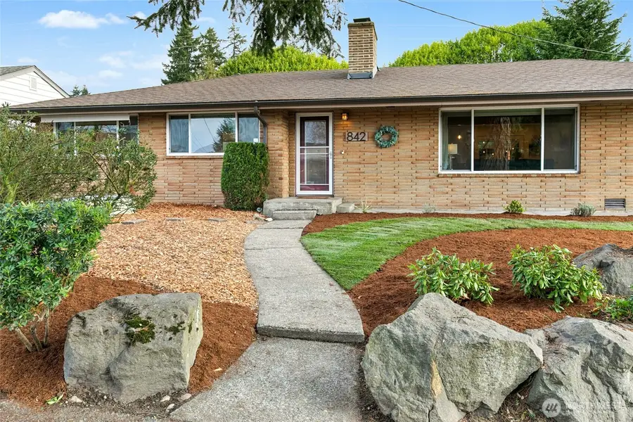 842 Lynnwood Avenue Ne, Renton, WA 98056 - Image #2