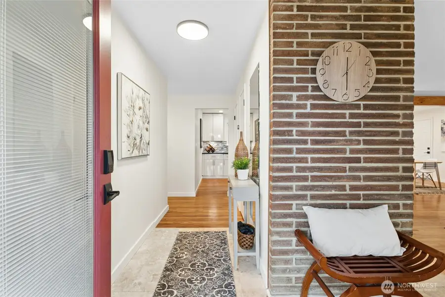 842 Lynnwood Avenue Ne, Renton, WA 98056 - Image #3