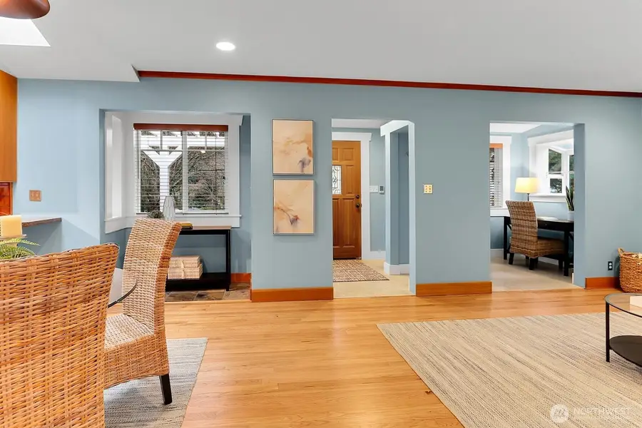 16305 27th Avenue Ne, Shoreline, WA 98155 - Image #2