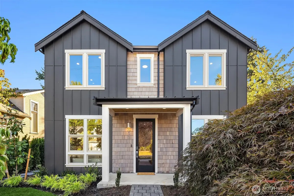 637 18th Avenue W, Kirkland, WA 98033 - Image #1