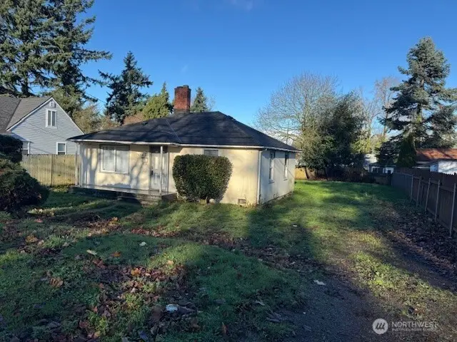 7464 S 118th Place, Seattle, WA 98178 - Image #1