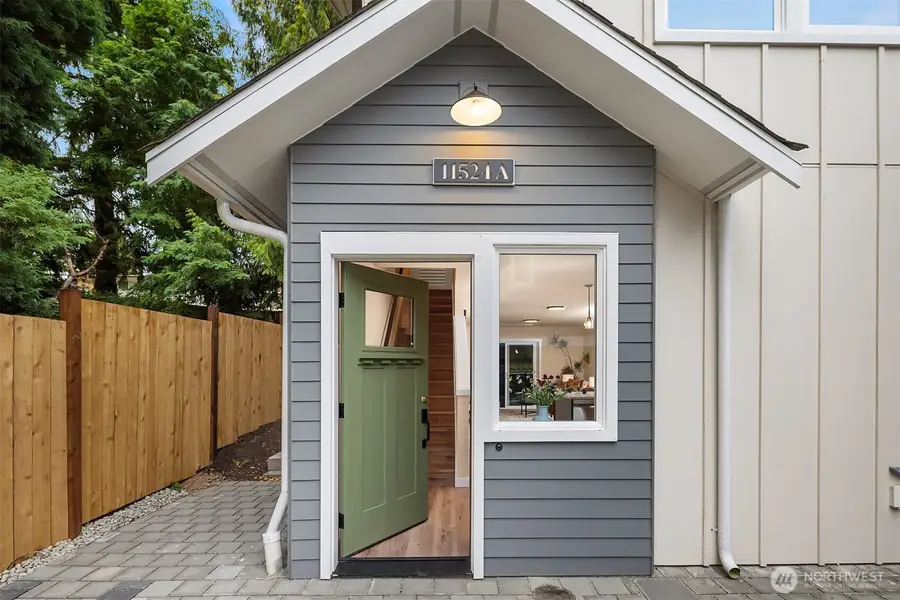 11524 38th Avenue Ne #A, Seattle, WA 98125 - Image #2