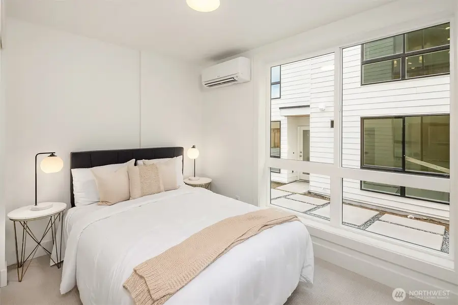 4422 1st Avenue Ne #B, Seattle, WA 98105 - Image #3