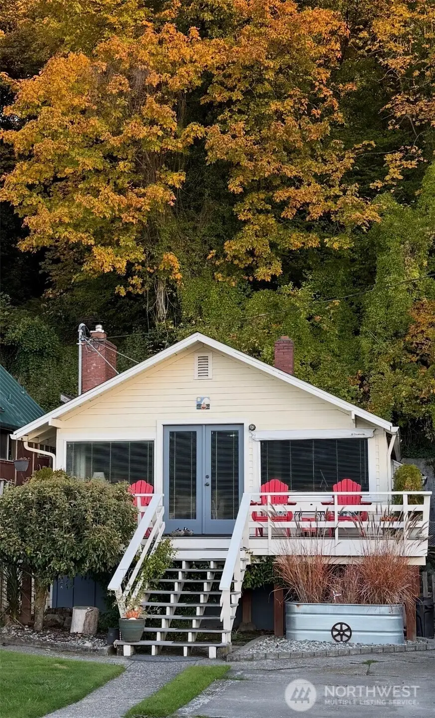 27728 Manzanita Beach Rd Sw, Vashon, WA 98070 - Image #2