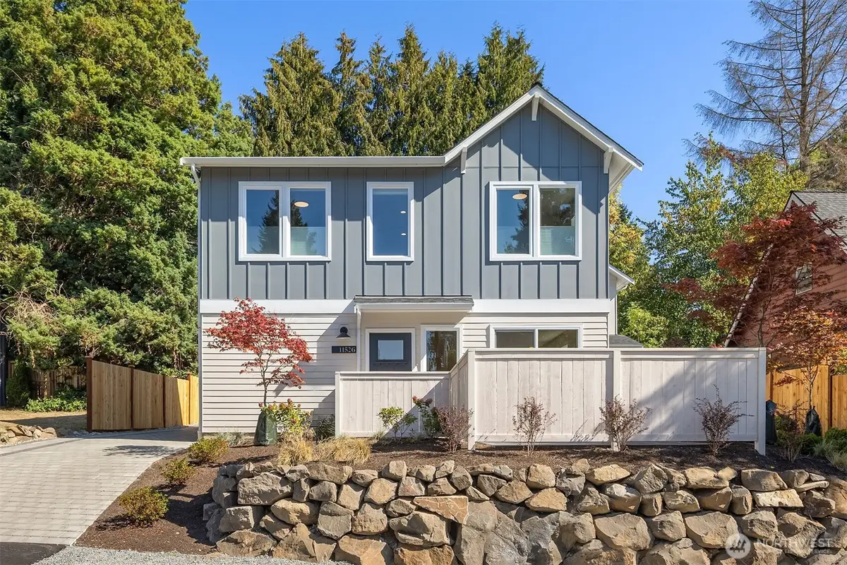 11526 38th Avenue Ne, Seattle, WA 98125 - Image #1