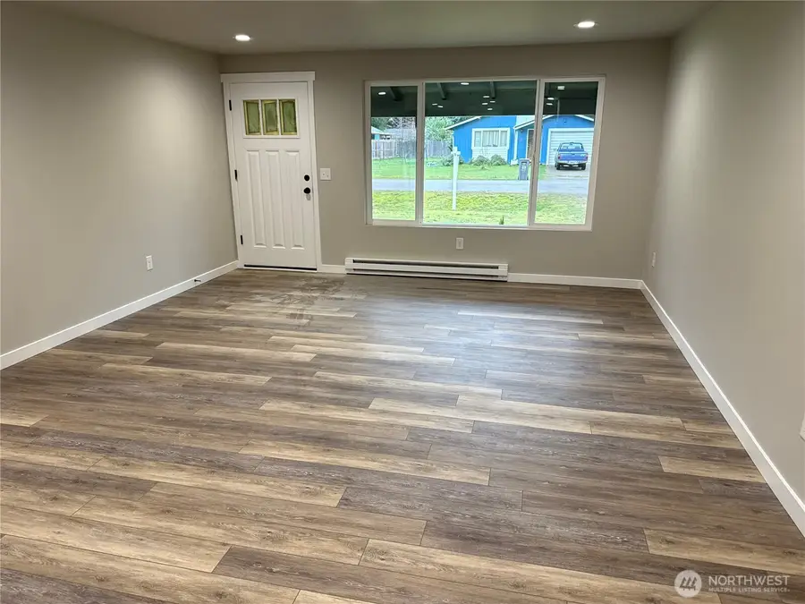 11676 Fry Avenue Sw, Port Orchard, WA 98367 - Image #2