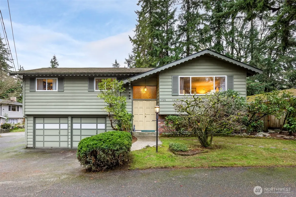 15528 Greenwood Avenue N, Shoreline, WA 98133 - Image #1