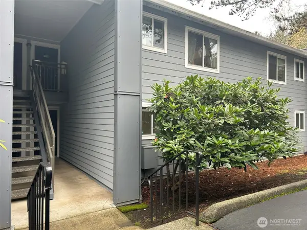 12618 100th Lane Ne #J146, Kirkland, WA 98034