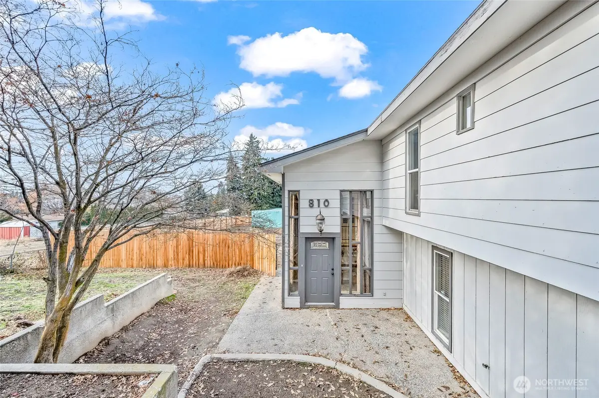 809 N Kenroy Terrace, East Wenatchee, WA 98802 - Image #1