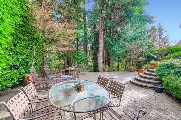 6216 151st Avenue Se, Bellevue, WA 98006 - Image #2