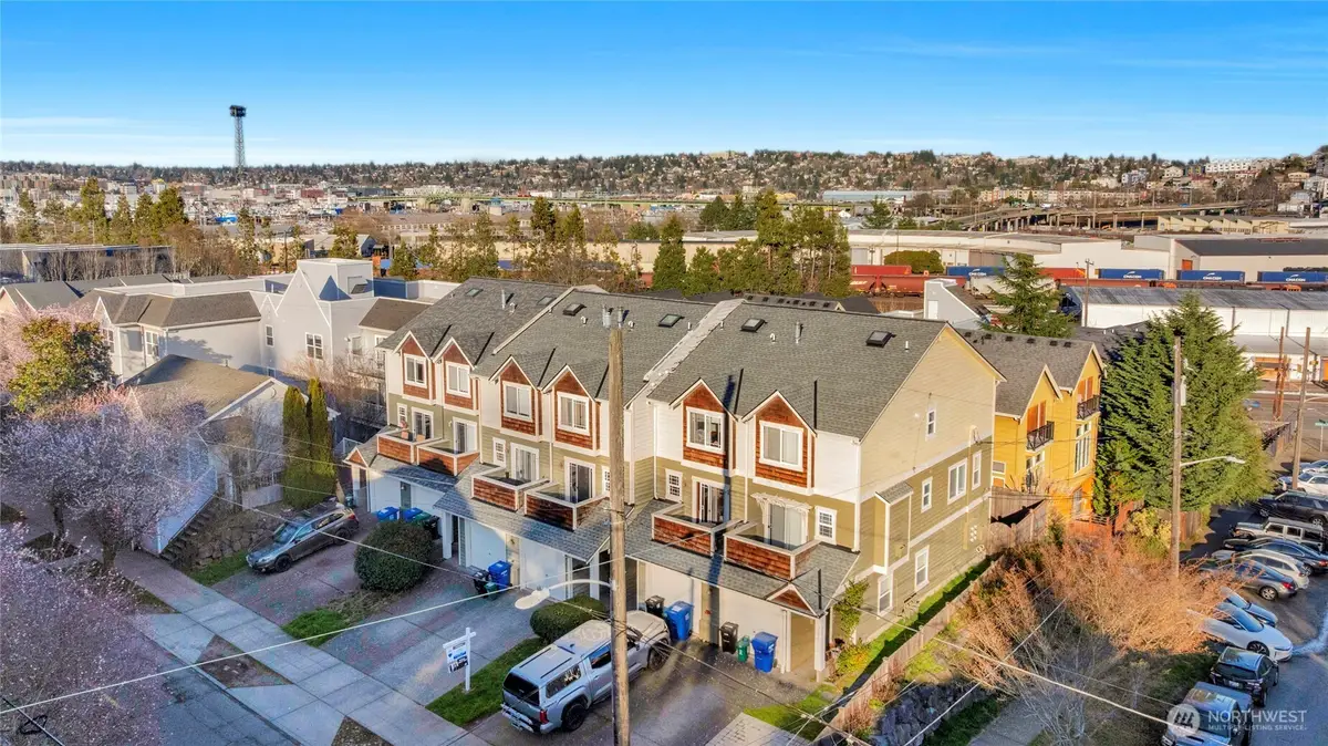 3604 22nd Avenue W, Seattle, WA 98199 - Image #1