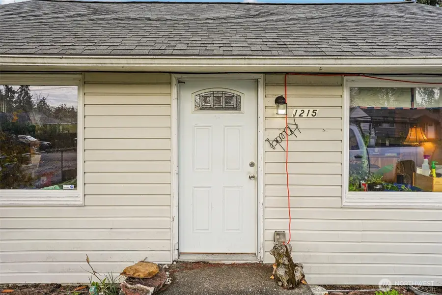 1215 117th Street S, Tacoma, WA 98444 - Image #2