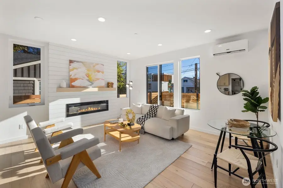 528 N 72nd Street, Seattle, WA 98103 - Image #3