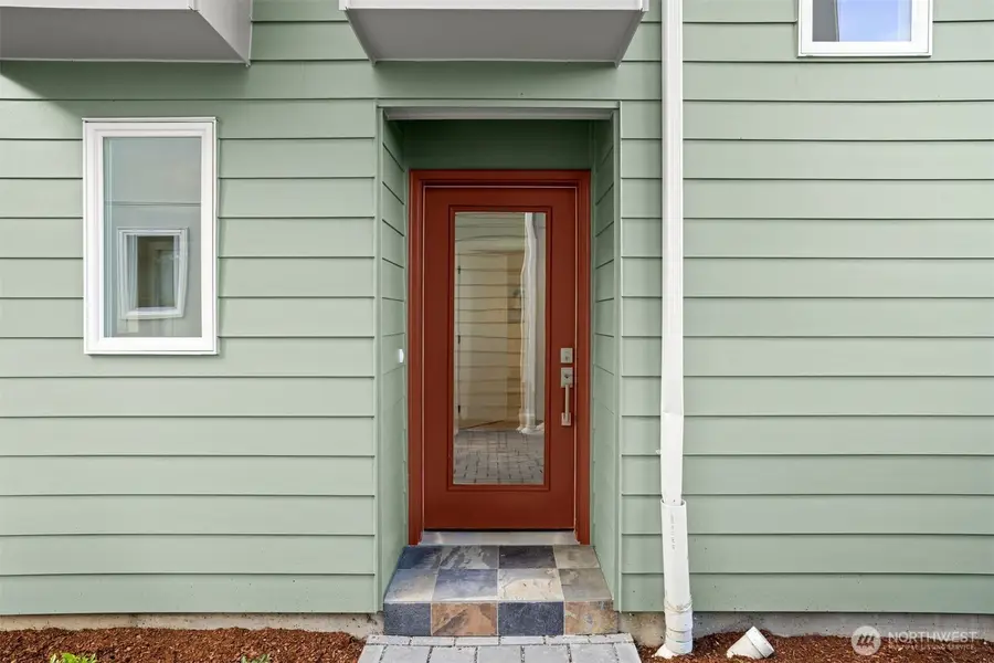 6423 Ellis Avenue S, Seattle, WA 98108 - Image #2