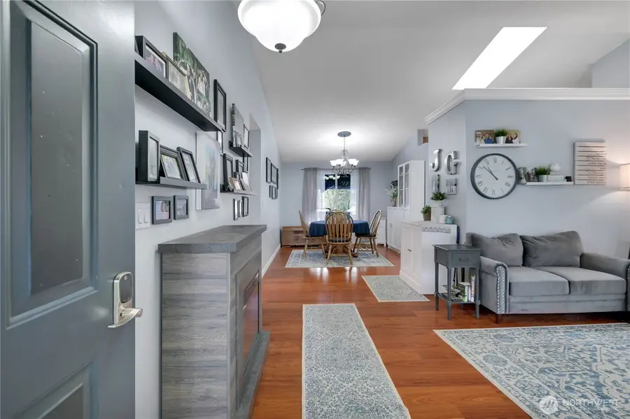 1412 33rd Avenue Ct Sw, Puyallup, WA 98373 - Image #3