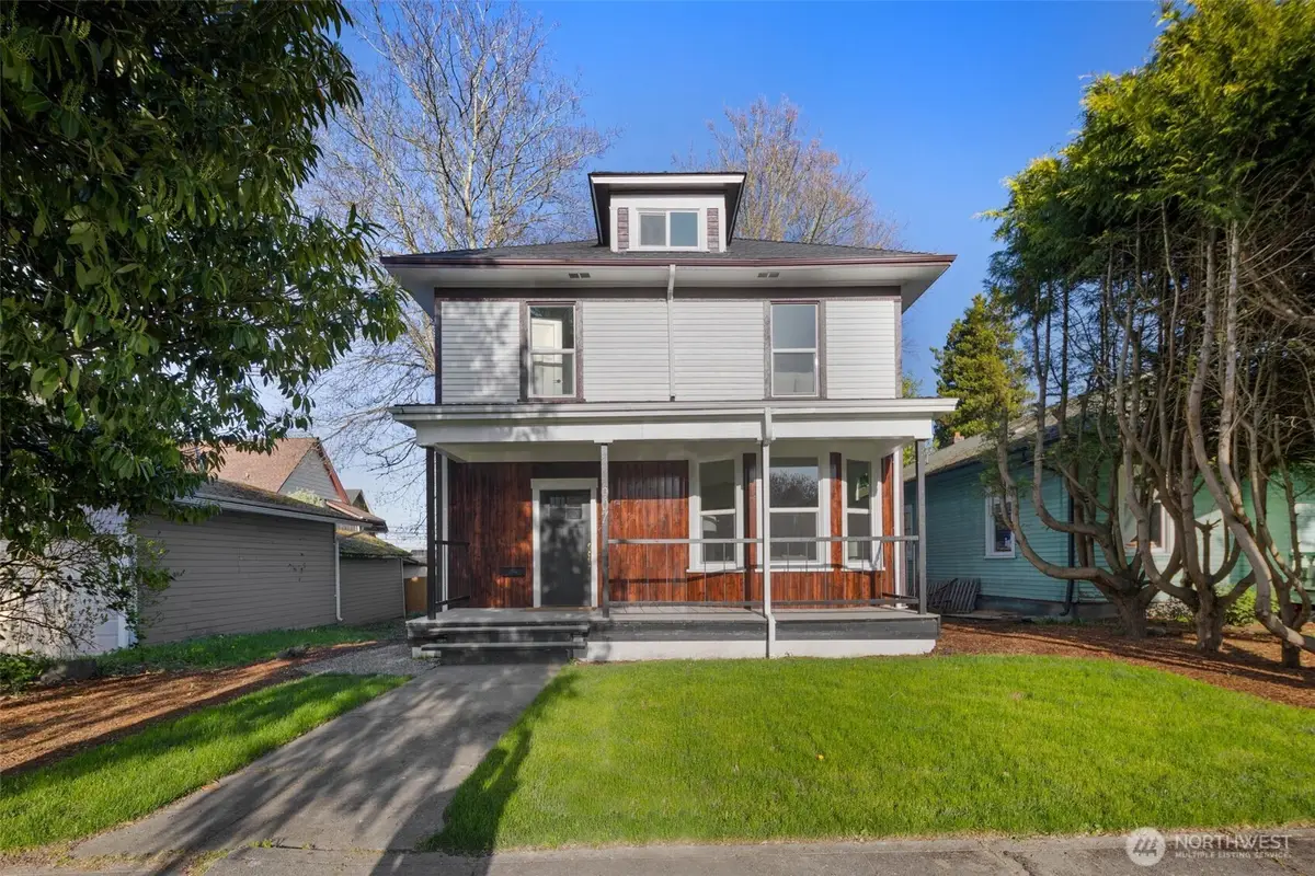 907 S Ainsworth Ave, Tacoma, WA 98405 - Image #1