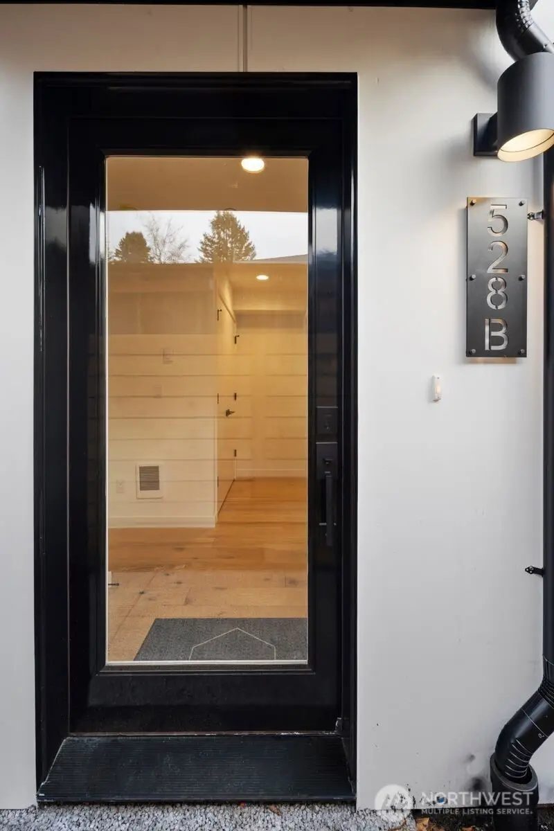 528 N 72nd Street, Seattle, WA 98103 - Image #1