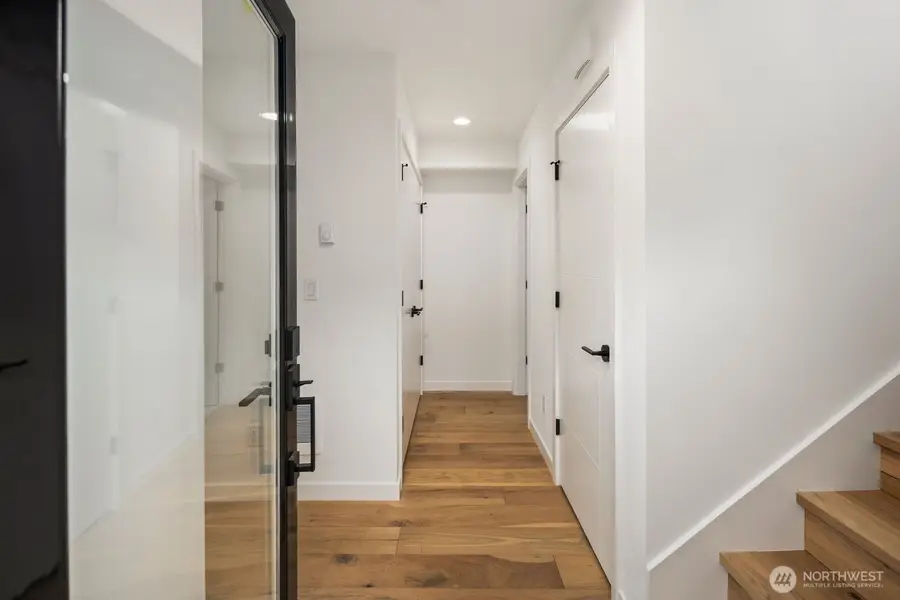 528 N 72nd Street, Seattle, WA 98103 - Image #2