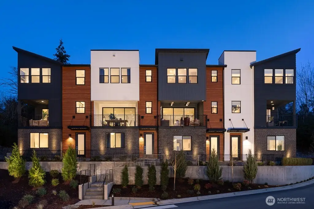 10819 120th Lane Ne #D, Kirkland, WA 98033 - Image #1