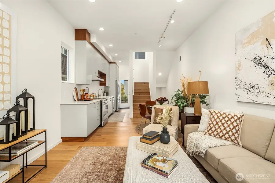 629 13th Avenue E, Seattle, WA 98102 - Image #2