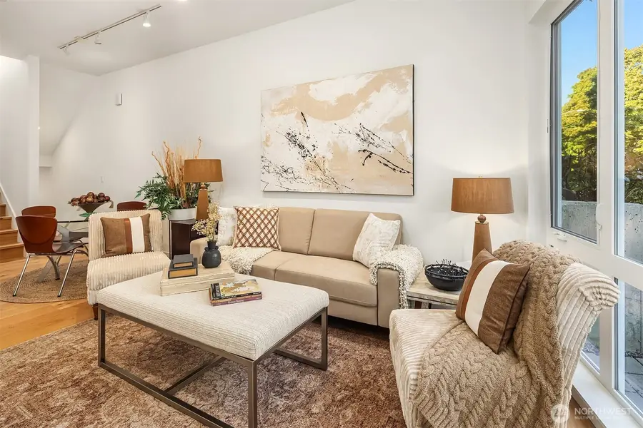 629 13th Avenue E, Seattle, WA 98102 - Image #3