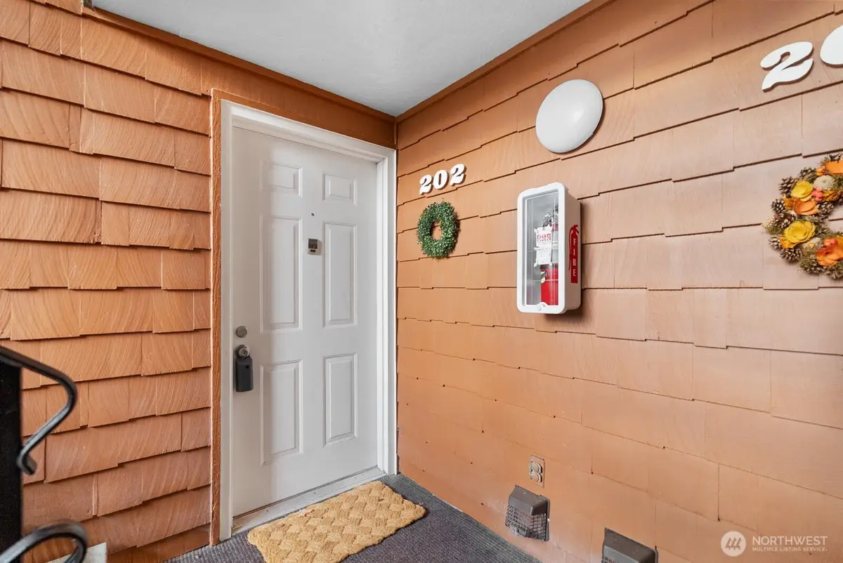 7324 N Skyview Place #N202, Tacoma, WA 98406 - Image #1