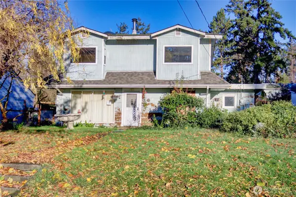 1040 W Shady Lane, Oak Harbor, WA 98277