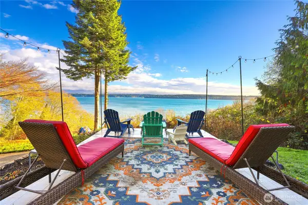 2049 NE Amhurst Court, Poulsbo, WA 98370