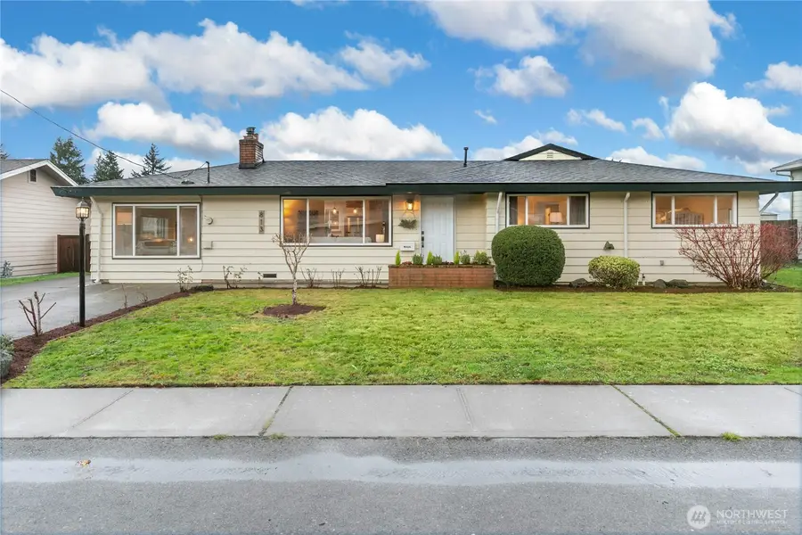 813 Kirkland Avenue Ne, Renton, WA 98056 - Image #2