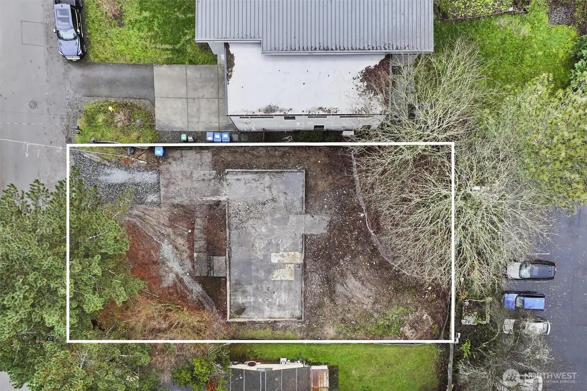 14324 Fremont Avenue N, Seattle, WA 98133 - Image #1