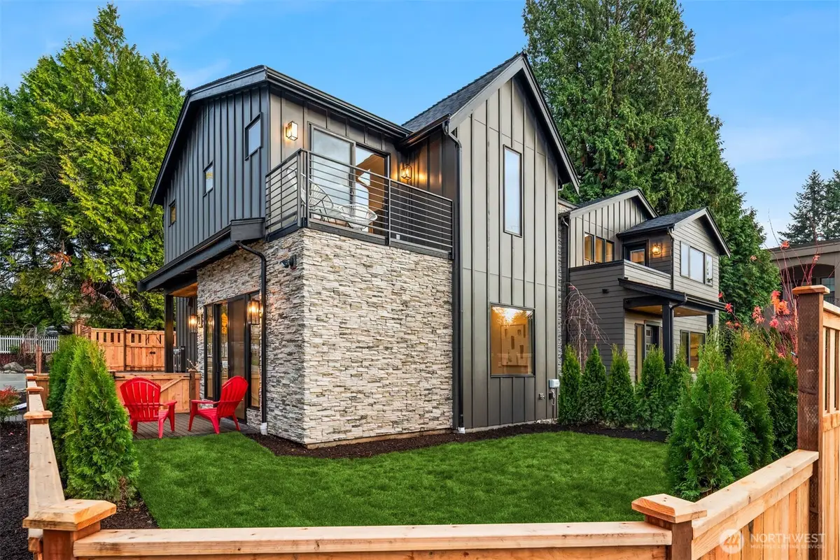 10805 NE 60th Street, Kirkland, WA 98033 - Image #1