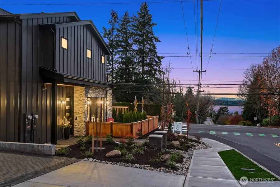 10805 NE 60th Street, Kirkland, WA 98033 - Image #3