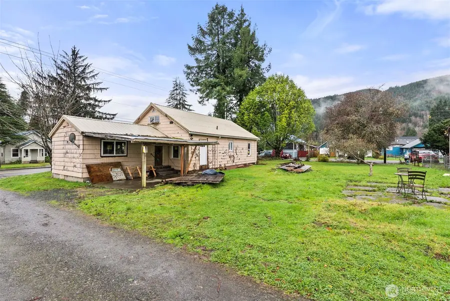 1507 Park Avenue, Raymond, WA 98577 - Image #3