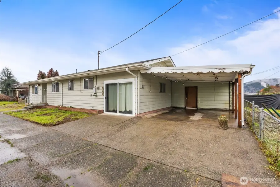 404 Eleventh Street, Raymond, WA 98577 - Image #2