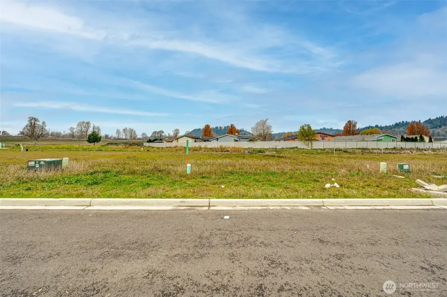 2011 Henderson Way, Longview, WA 98632 - Image #2