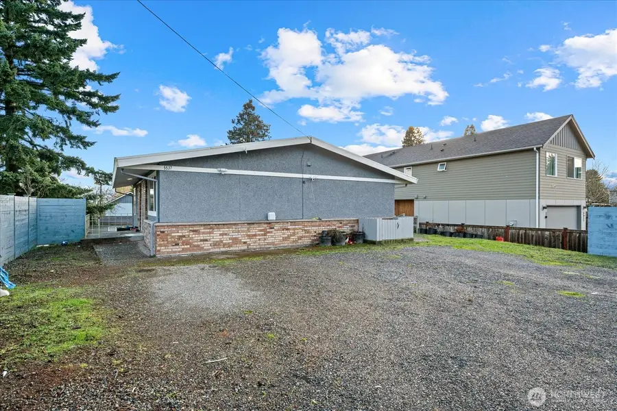 5537 S 119th St, Seattle, WA 98178 - Image #2