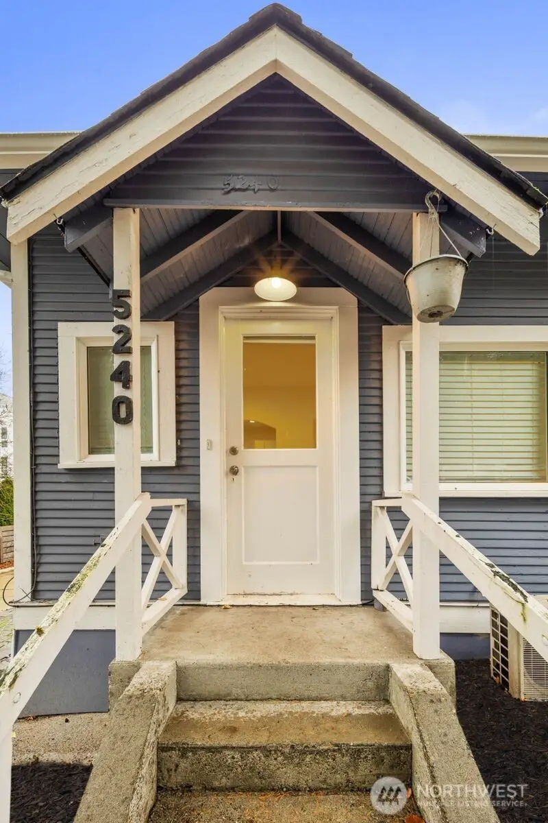 5240 39th Avenue S, Seattle, WA 98118 - Image #2
