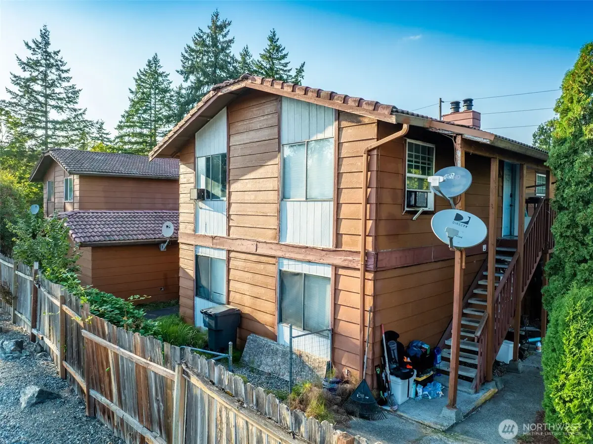 718 10th Street Se, Puyallup, WA 98372 - Image #1