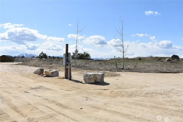 284 Harmony Heights Road #1, Brewster, WA 98812