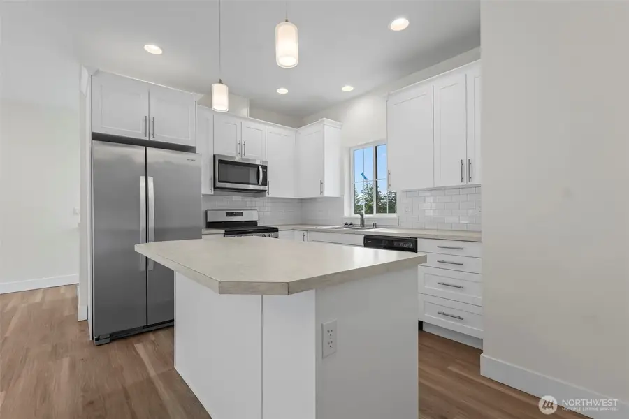 19015 E State Route 3 #B, Allyn, WA 98524 - Image #3