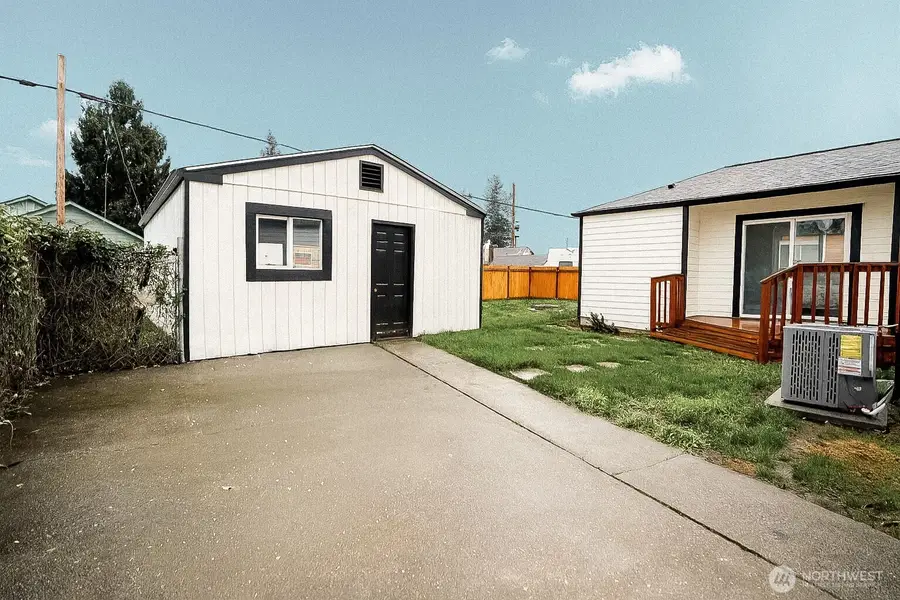 320 E Orange, Burlington, WA 98233 - Image #2