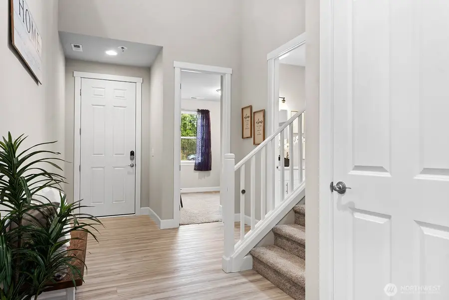 6147 Windlass Avenue Se, Port Orchard, WA 98367 - Image #2